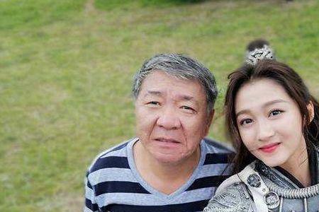 郑晓龙是赵丽颖舅舅吗