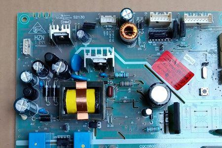 海尔冰箱主控板位置