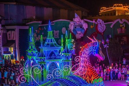 发现王国夜场几点到几点