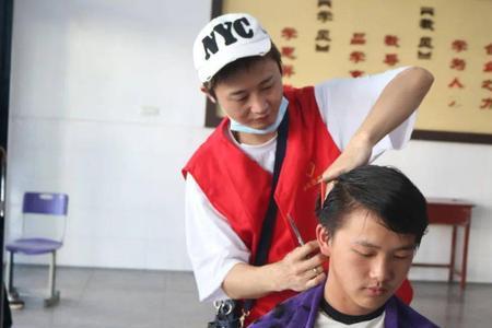 高考男生报名照片可以留长发吗