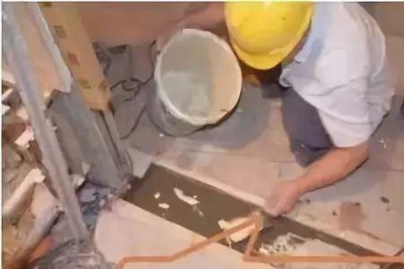 门槛石宽度与门洞宽度一样吗