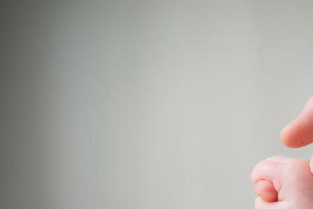 孩子总是对生宝宝感兴趣怎么办