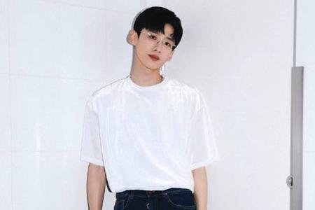 为什么男生那么喜欢穿白色衣服