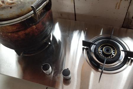 不锈钢桌面怎么开孔放燃气灶