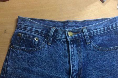 shorts前面用this还是these