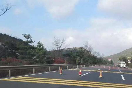 公路大宽线是什么线