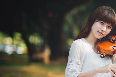 蒙面唱将拉小提琴的女孩是谁