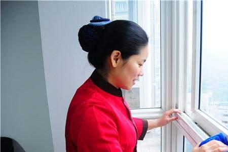 保姆的人物特点