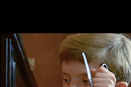 小男孩被后妈抛弃电影
