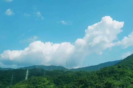 一座绿水青山果树环绕下一句