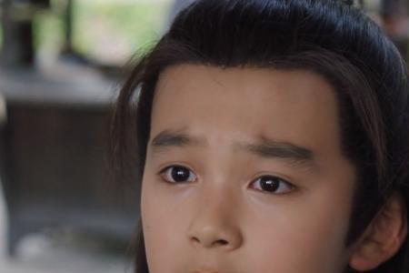 玉面桃花总相逢女主小时候是谁