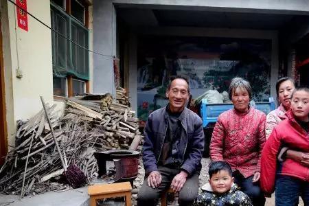 留守妇女群聊起名字