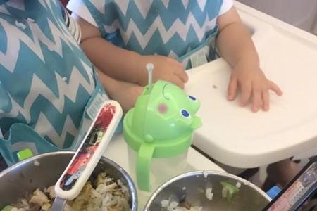 幼儿吃饭照片配文简短