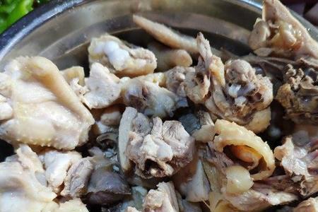 凉菜三黄鸡怎么切