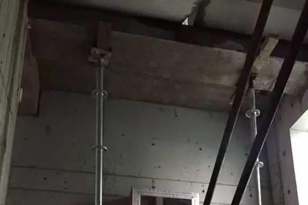 带板墙楼梯怎么加固