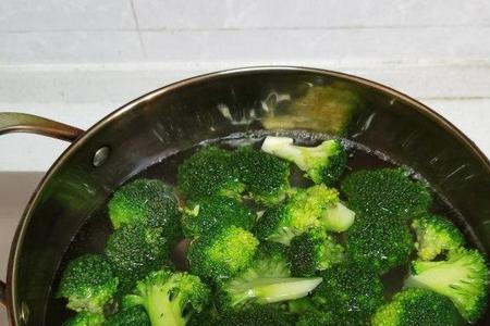 西兰花提前一晚焯水可以吗