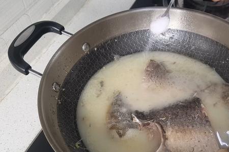 清炖鱼的做法 家常简单做法