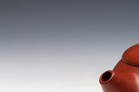 朱泥泥料断面和表面区别很大