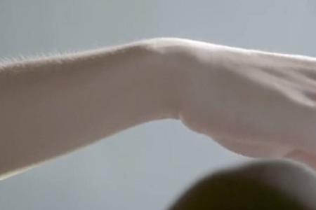 女生为什么喜欢看男生的左边手