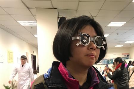 戴新眼镜看远处不晕看近处晕