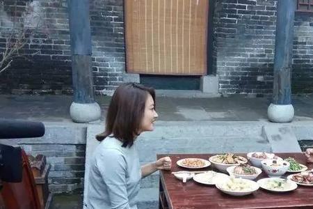 记住乡愁外景主持人