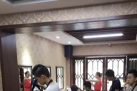 谈生意前理发好不好