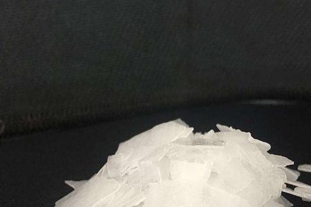 溶解火碱用什么盆装
