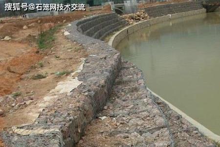 河道护坡抛石做法