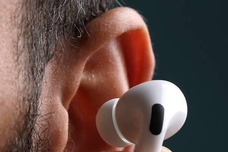 airpods右边发热没声音