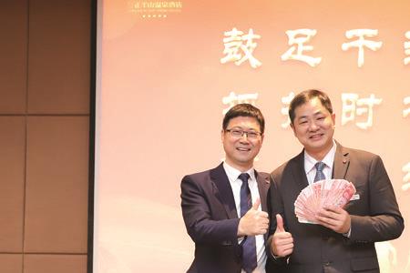 再接再厉勇创佳绩是什么意思