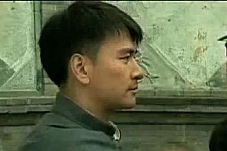 狼烟北平徐爷与杨秋萍吻戏