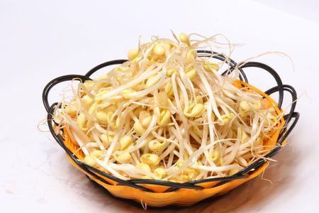 一岁半宝宝可以吃青豆芽吗