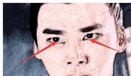三白眼和三角眼哪个更狠