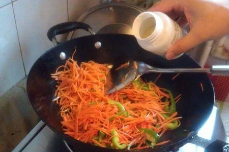 辣椒粉炒红萝卜怎样炒