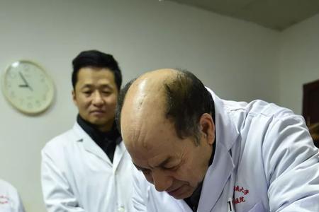 长辈是中医大夫送什么礼物