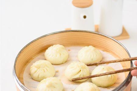 竹蒸笼蒸出来包子怎么全是黄色