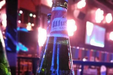 乌苏+强上爽配红酒是什么喝法