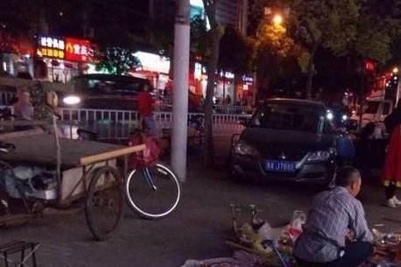 摆地摊与实体店有什么区别