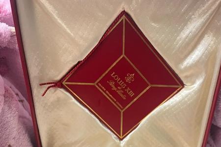 真的路易十三瓶盖是纯金的吗