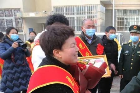 刚转入士官就收到喜报是啥意思