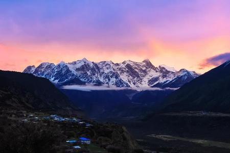 喜马拉雅山脉海拔1700M的位置