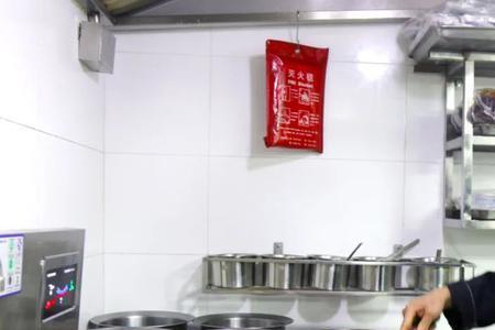 店长有权管理后厨吗