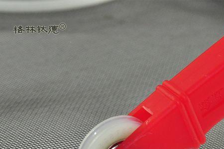 衣服上蹭上白瓷玻璃胶怎么去
