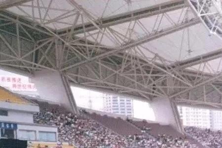 第一代体育解说员是谁