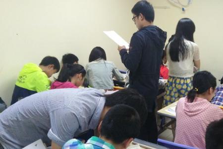 高一女生找男大学生做家教好吗