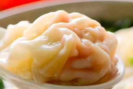 馄饨馅放油吗