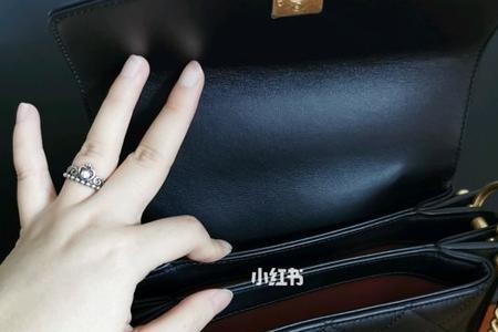 香奈儿包包有压痕怎么处理
