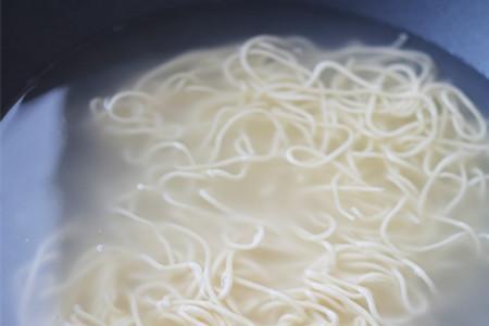 芝麻油可以弄面条吗