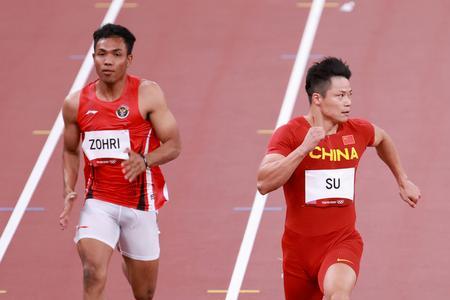 苏炳添和刘翔跑100米谁快