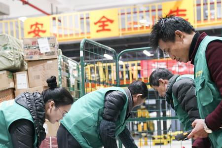 吴江宝尊做快递分拣累不累